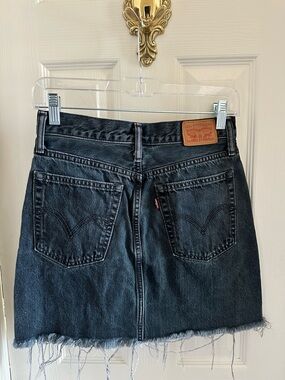 High-Waisted Levi's Black Charcoal Denim Mini Skirt Size 24